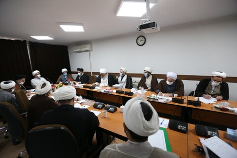 تصاویر/ اولین نشست کمیسیون پژوهشی اجلاسیه اساتید حوزه علمیه قم