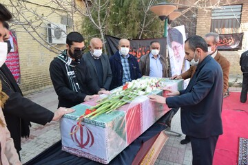 اعضای ستاد امر به معروف فارس با پیکر شهید گمنام وداع کردند