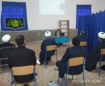 طلاب لرستانی در دوره مشاوره بالینی شرکت کردند