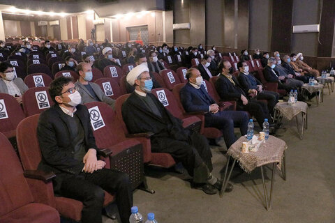 الحفل الختامي للمهرجان الوطني مسرح الآيات الثالث في مدينة بجنورد شمالي شرقي إيران