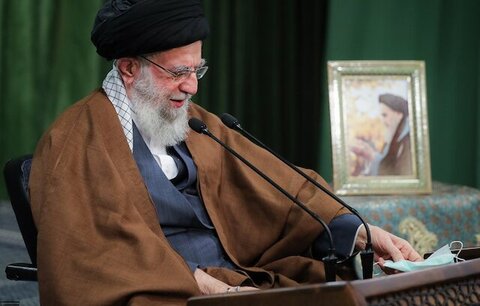 Ayatollah Khamenei appoints represntative to union of Islamic students associations in Europe