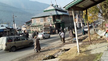 مسجد تاریخی در کشمیر به دلیل بی‌توجهی دولت رو به تخریب است