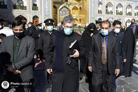 مشہد مقدس میں تعینات قونصل جنرل آف پاکستان کی حرم مطہر رضوی میں حاضری