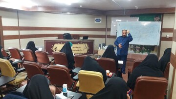 دشمن با شیوه های دقیق و پیچیده به دنبال یأس پراکنی در جامعه ماست