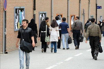 دولتمردان زمینه و بستر اشتغالزایی برای فارغ التحصیلان بیکار را فراهم کنند