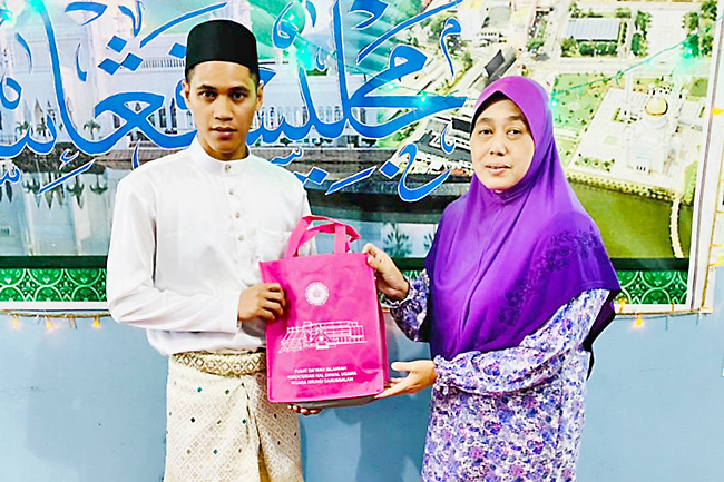 Dusun man embraces Islam