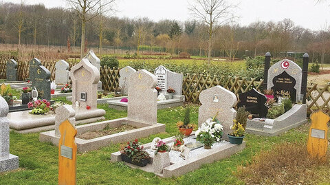 مسلمانان فرانسه حتی برای دفن مردگان نیز در مضیقه هستند