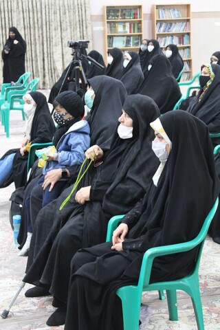 تصاویر/ جشن میلاد حضرت زهرا (س) ودهه مبارک فجر با حضورفرمانده پایگاههای  حوزه بسیج خواهران کاشان