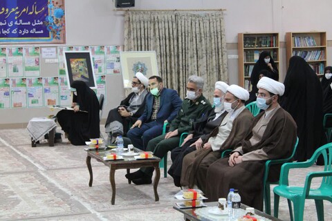 تصاویر/ جشن میلاد حضرت زهرا (س) ودهه مبارک فجر با حضورفرمانده پایگاههای  حوزه بسیج خواهران کاشان