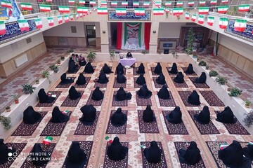 تصاویر/ مراسم گرامیداشت دهه فجر در مدرسه علمیه ریحانه الرسول ارومیه