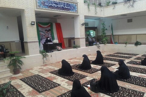 تصاویر/ مراسم گرامیداشت دهه فجر در مدرسه علمیه ریحانه الرسول ارومیه
