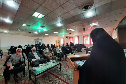 تصاویر/تقدیر از طلاب و اساتید پژوهشگر مدرسه علمیه الزهرا(س) یزد