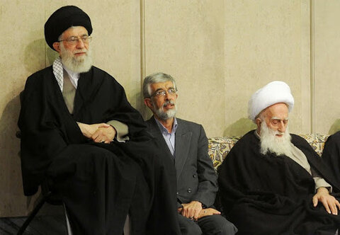Imam Khamenei condoles demise of Ayatollah Nazari Khademalsharieh