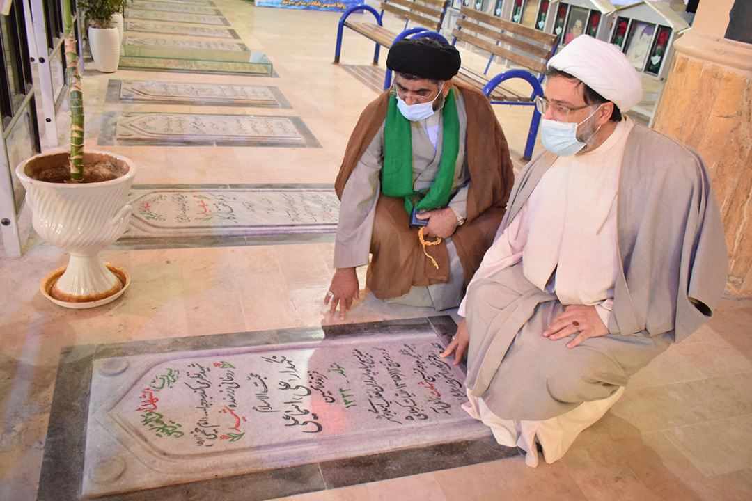 مدیرکل و کارکنان تبلیغات اسلامی بوشهر با آرمان‌های شهدا تجدید میثاق کردند