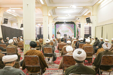 تصاویر/ ویژه برنامه ولادت حضرت زهرا (س) و دهه فجر در مدرسه علمیه صدر بازار اصفهان