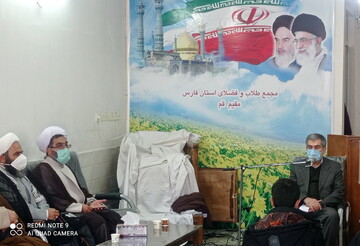 تزریق ایدئولوژی در حیطه اختیارات رهبری است/ نیازمند حضور روحانیت در اتاق های فکر هستیم