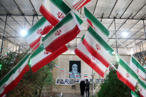 حرم مطہر معصومہ قم میں اسلامی انقلاب کے بانی حضرت آیت اللہ خمینی کی ایران واپسی کی یاد میں  تقریب کا انعقاد