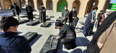 تصاویر/ حضور مدیر حوزه علمیه کردستان و طلاب مدرسه سفیران بیجار بر مزار شهدای این شهرستان