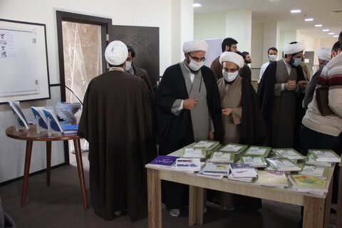 تصاویری از همایش سالک انقلابی در مدرسه علمیه علی بن موسی الرضا (ع) تهران