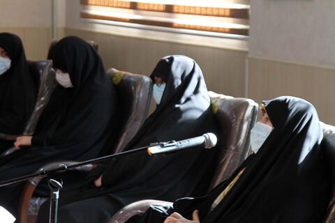 تصاویر / نشست نماینده ولی فقیه در استان همدان با بانوان فعال در عرصه های اجتماعی