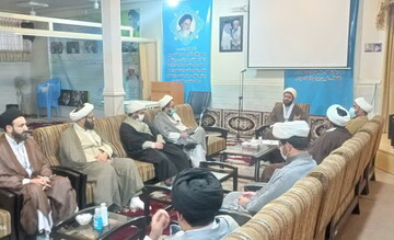 راهکارهای ۱۰ گانه تقویت ارتباط حوزه و مردم بررسی شد