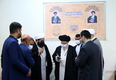 تصاویر/ دیدار برگزیدگان بین المللی بیست و دومین همایش کتاب سال حوزه با آیت الله حسینی بوشهری