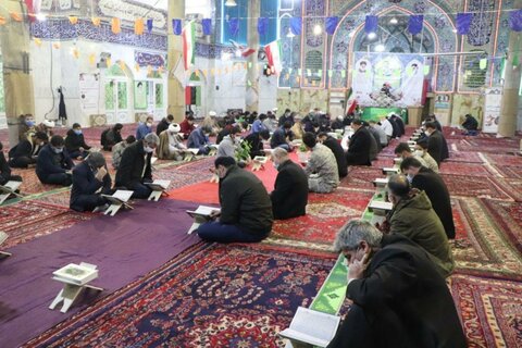 تصاویر/ برگزاری محفل انس با قرآن در مسجد جامع قروه به مناسبت دهه فجر