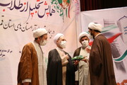 تصاویر / تجلیل از طلاب جهادی فعال در بیمارستان‌ها و آرامستان‌های استان قم در ایام شیوع ویروس کرونا