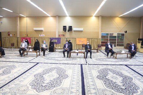 تصاویر دیدار سرگروه‌های حلقه‌های صالحین با امام جمعه یزد