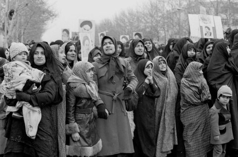 زنان در انقلاب