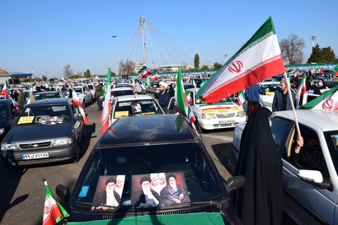 تصاویر/ راهپیمایی خودرویی 22 بهمن گیلان با حضور رئیس جامعه مدرسین حوزه علمیه قم