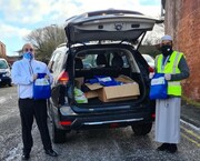 داوطلبان مدرسه اسلامی در بریتانیا به یاری بی‌خانمان‌ها شتافته‌اند