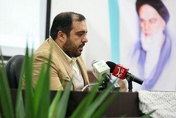 رسانه ها به جای پرداختن به هیاهوی سیاسی، حمایت بیشتری از تولید ملی داشته باشند