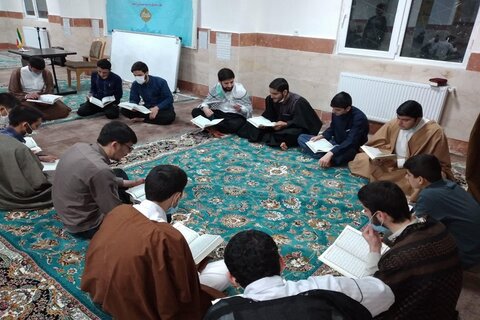 تصاویر/ میثاق طلبگی 3 دوره توجیهی ، تربیتی طلاب جدید الورود حوزه علمیه کرمانشاه