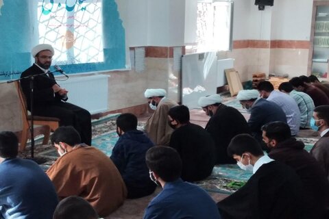 تصاویر/ میثاق طلبگی 3 دوره توجیهی ، تربیتی طلاب جدید الورود حوزه علمیه کرمانشاه