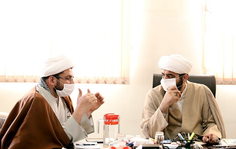 تصاویر/ نشست جمعی از بانوان فعال رسانه و فضای مجازی در مرکز رسانه و فضای مجازی حوزه‌های علمیه