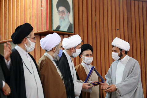 تصاویر/ آیین اختتامیه و مراسم تقدیر از برگزیدگان هفتمین جشنواره علامه حلی استان قم
