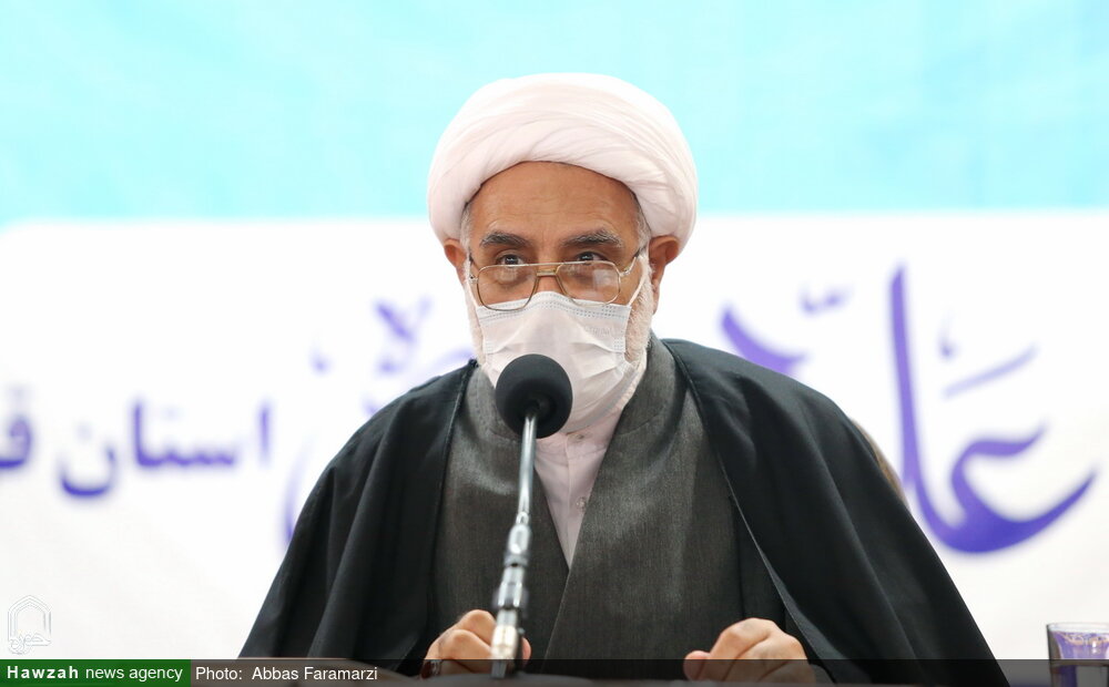 اصول اولیه موفقیت برای هر طلبه ای تفکر و قلم است