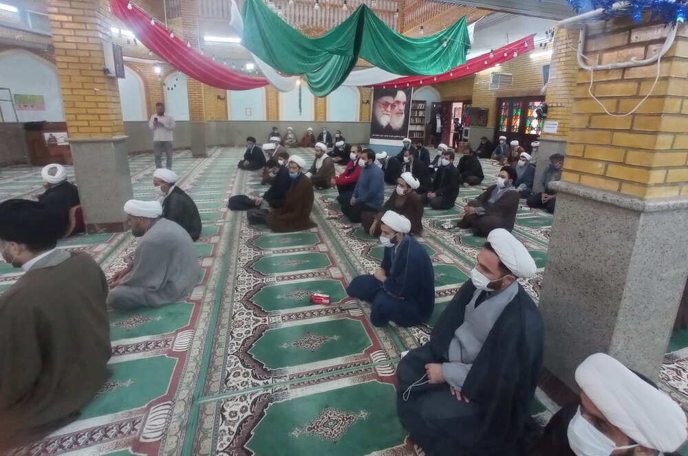 جلسه طلاب و فضلای خرم آباد و پلدختر با حضور حجت الاسلام والمسلمین شاهرخی