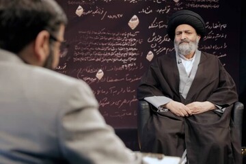 انقلاب اسلامی پدیده نوظهوری بود که برای خیلی‌ها قابل باور نبود | حوزه‌های علمیه مانند دانشگاه‌ها، وظیفه کادرسازی دارند