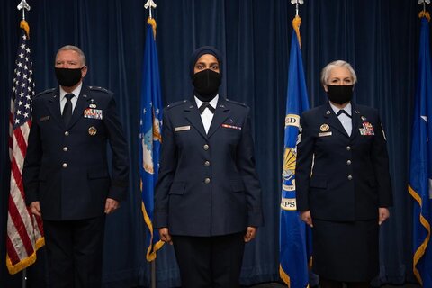 نخستین مشاور مذهبی نیروهای هوایی آمریکا فارغ التحصیل شد