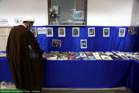 بالصور/ إقامة معرض "روّاد الشهادة" للاحتفاء بمقام شهداء علماء الدين في مركز إدارة الحوزات العلمية بقم المقدسة