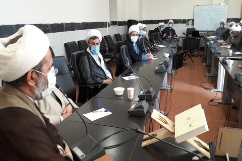 جلسه مسئولین دفاتر نمایندگی ولی فقیه در ادارات و نهادهای کرمانشاه