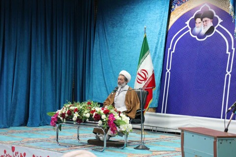 تصاویر/ سخنرانی حجت الاسلام والمسلمین زمانی مسئول دفتر اجتماعی سیاسی حوزه های علمیه در جمع روحانیون ارومیه