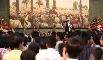 فیلم | مدح امیرالمومنین(ع) توسط محمود کریمی