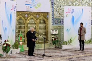 تصاویر/ شب شعر اعتکاف با موضوع «معنویت و اخلاق»