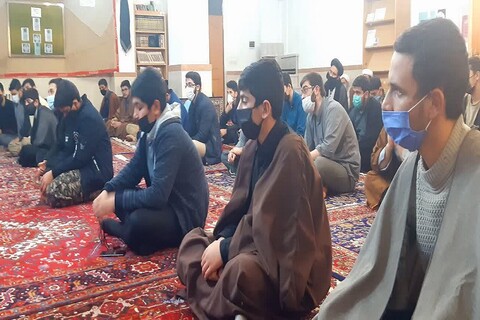 تصاویر/ نشست بصیرتی طلاب خوی با حجت الاسلام و المسلمین زمانی