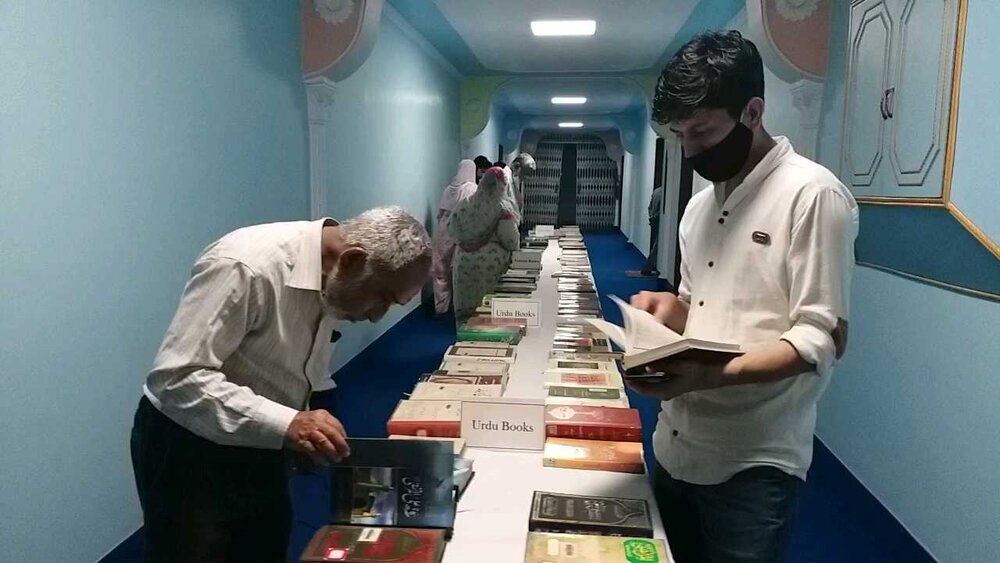 मौलाना आज़ाद पुस्तकालय में हज़रत अली (अ.स.) से संबंधित पुस्तकों की प्रदर्शनी