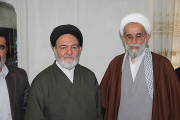 حجت الاسلام جوادی جانبازی فداکار و عالم بود