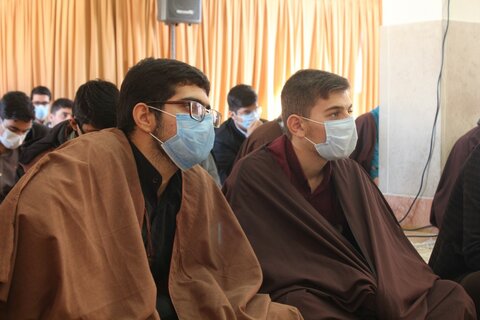 تصاویر/ مشاوره و درس اخلاق طلاب مدرسه علمیه کامیاران با حضور حجت الاسلام علی اصغر قائمی